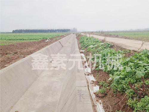 2015年华容县旱改水工程C26标大断面2.8米梯形防渗渠